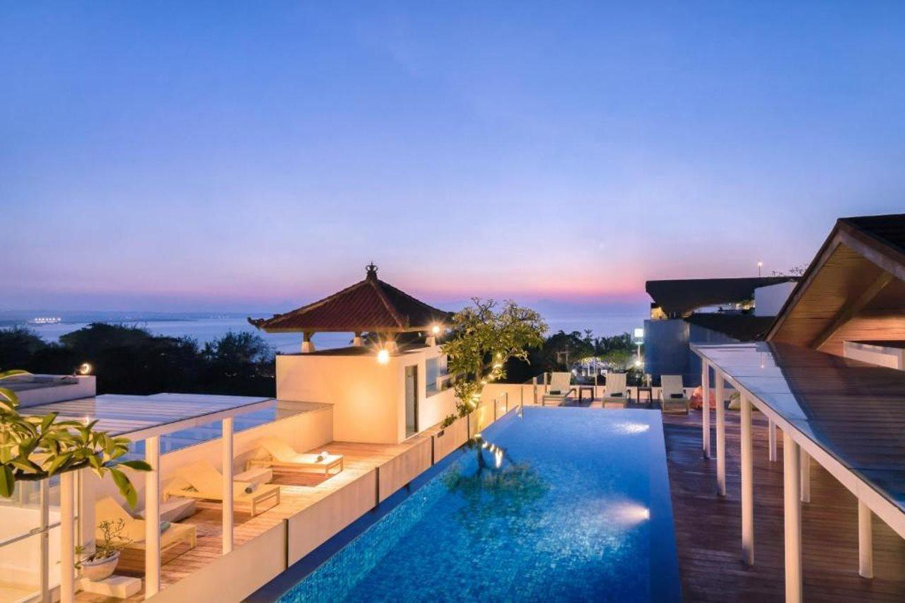Kuta Beach Hotel Esterno foto