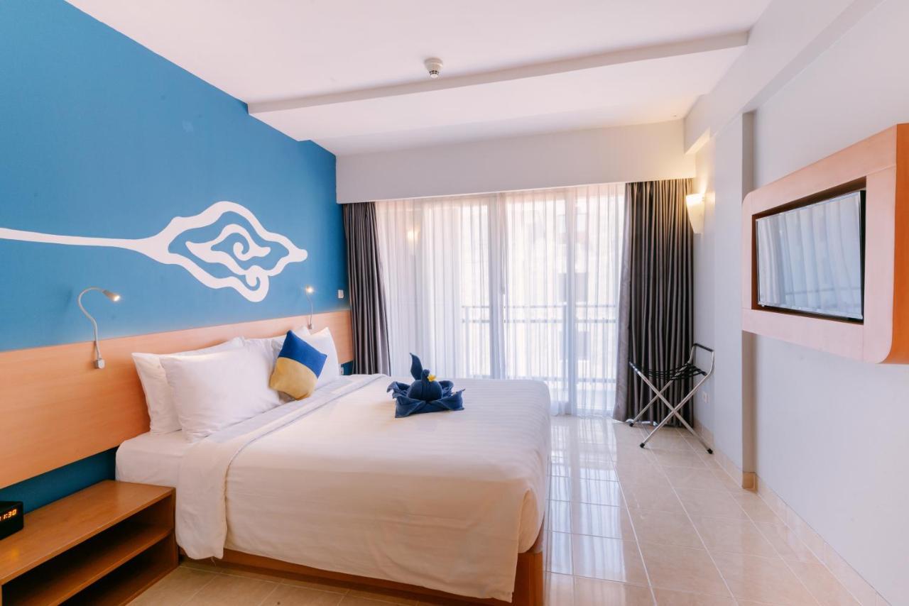 Kuta Beach Hotel Esterno foto