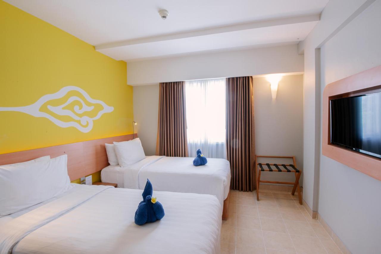 Kuta Beach Hotel Esterno foto